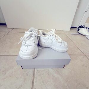Infant White Air Force 1 LE Sneakers